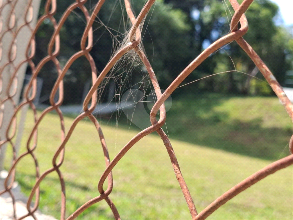 Chácara venda Itú com 6600m2, 6 quartos, piscina, pomar, canteiros, campo de futebol com arquibancadas e 10 ou mais vagas de garagem.