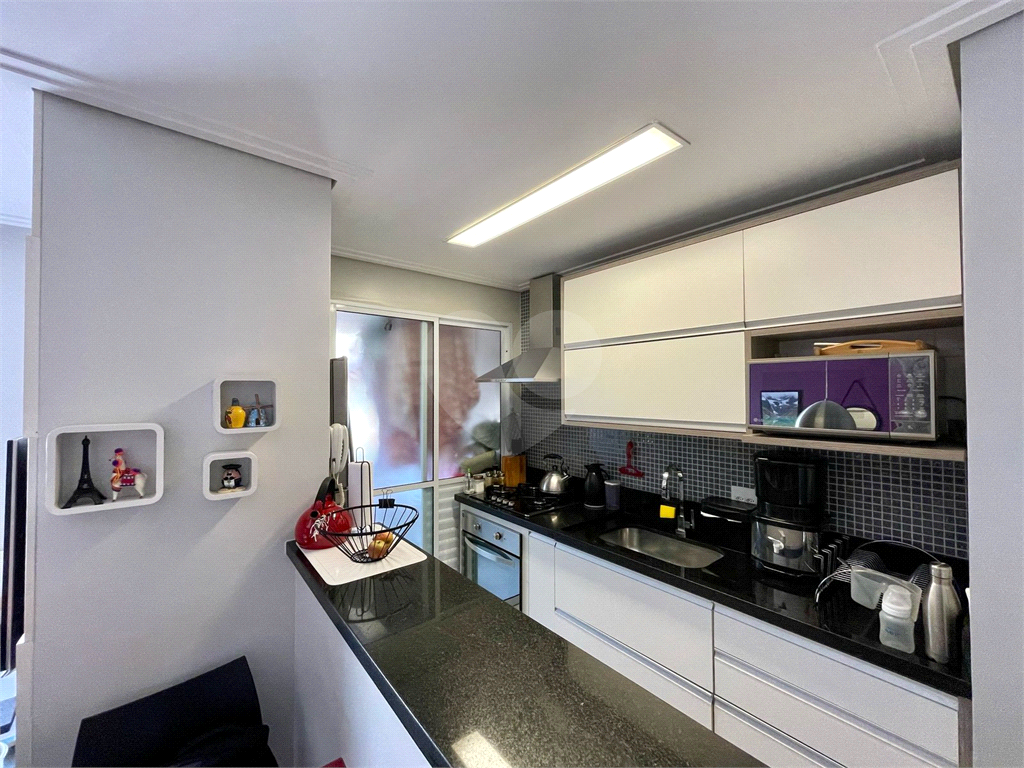 Belíssimo apartamento com 2 dormitórios, 1 banheiro e uma vaga de garagem.- Bairro do Limão