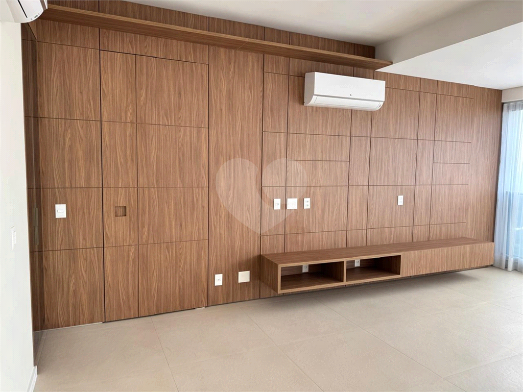 APARTAMENTO em MORUMBI