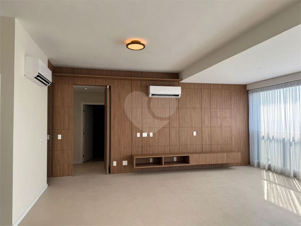 APARTAMENTO em MORUMBI