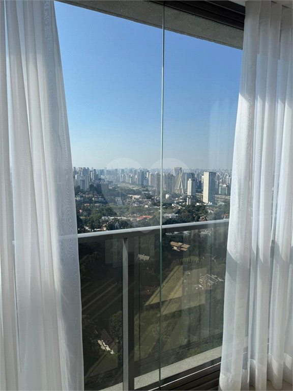 APARTAMENTO em MORUMBI