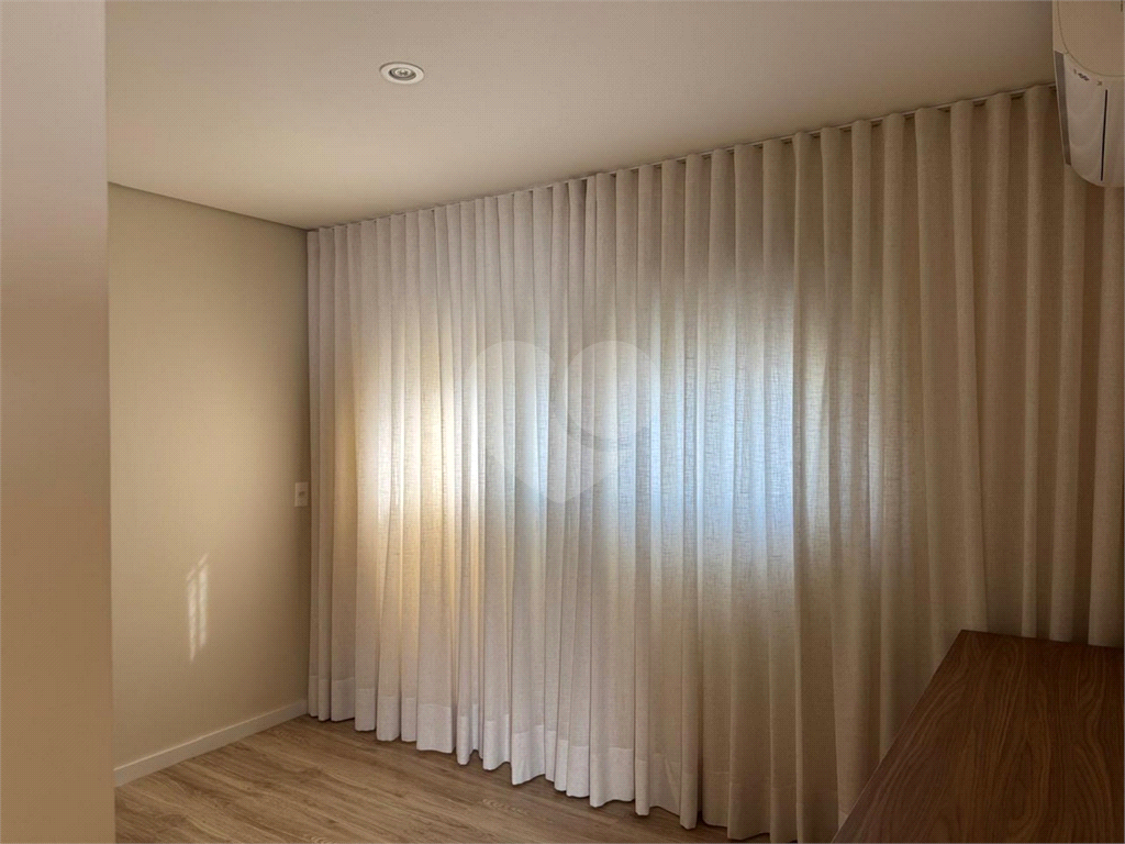 APARTAMENTO em MORUMBI