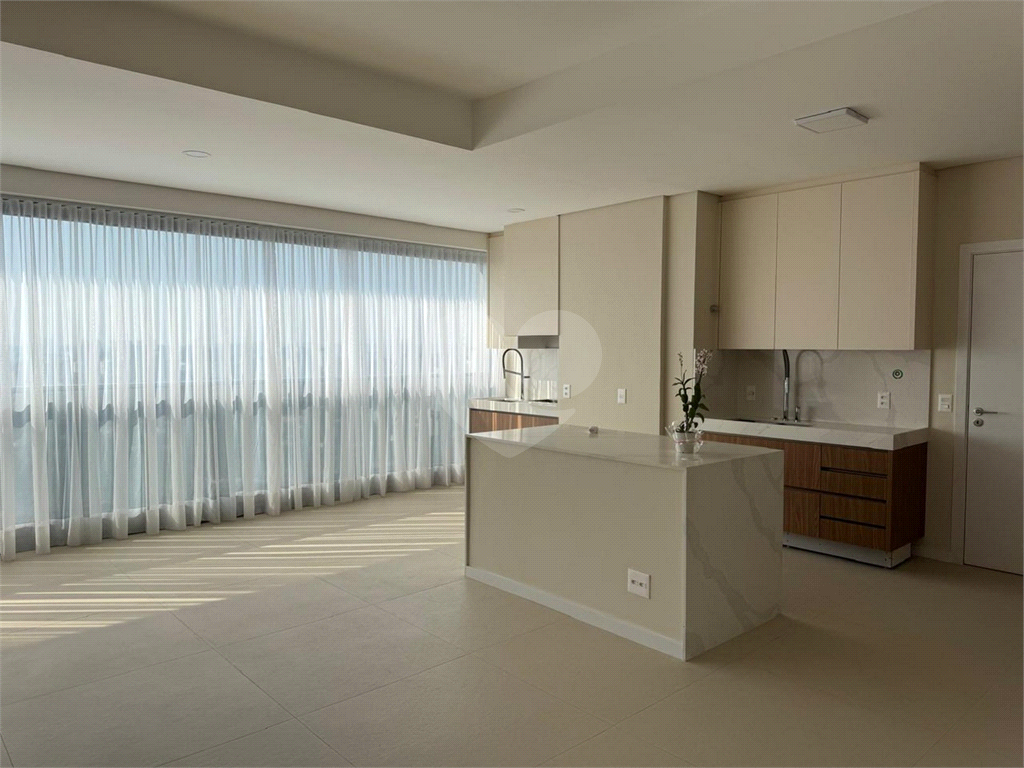 APARTAMENTO em MORUMBI