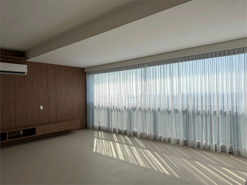 APARTAMENTO em MORUMBI