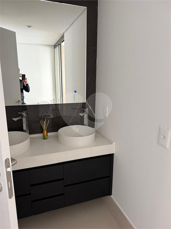 APARTAMENTO em MORUMBI
