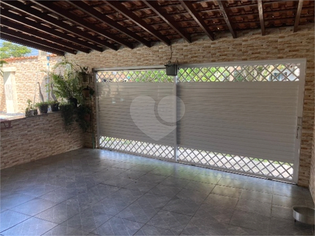 Oportunidade Única! Casa com Piscina, 2 Comércios e 2 Residências a Apenas 1500m da Praia em Itanhaém – Bopiranga