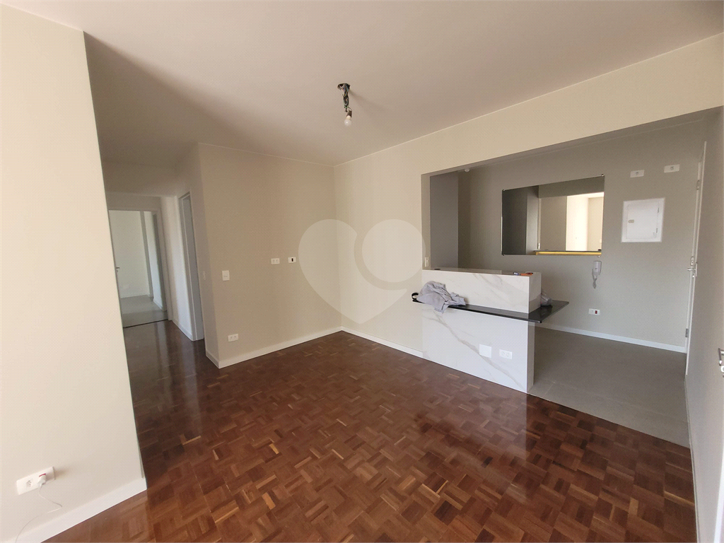 Apartamento na Rua Nova York no Brooklin - andar alto, totalmente reformado