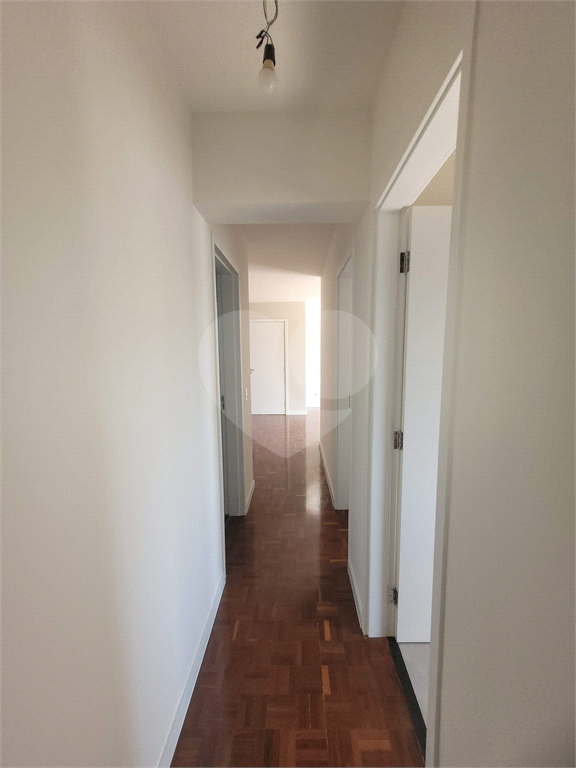 Apartamento na Rua Nova York no Brooklin - andar alto, totalmente reformado