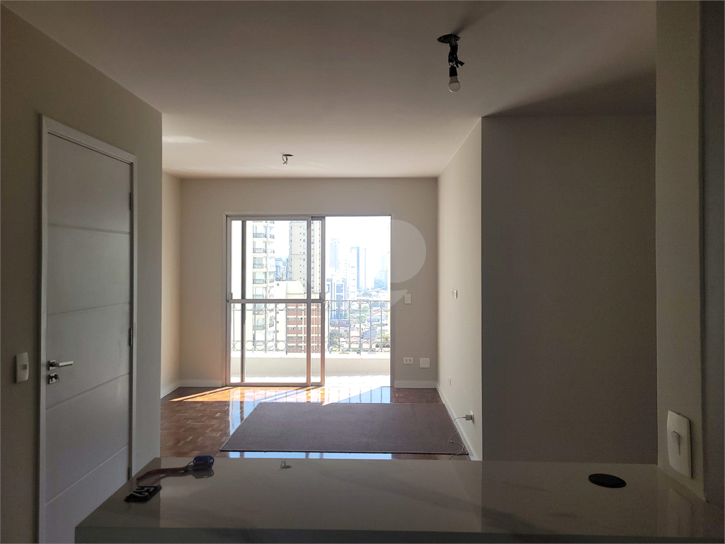 Apartamento na Rua Nova York no Brooklin - andar alto, totalmente reformado