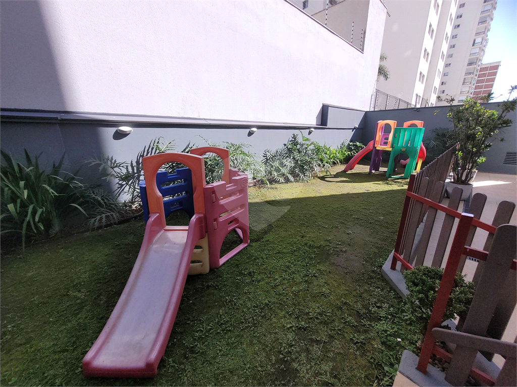 Apartamento na Rua Nova York no Brooklin - andar alto, totalmente reformado
