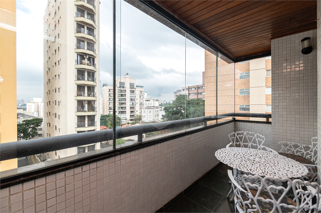 Apartamento - Perdizes 4 Dormitórios - 148 m²