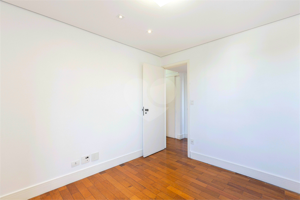 Apartamento - Perdizes  3 Dormitórios - 110 m² 
 