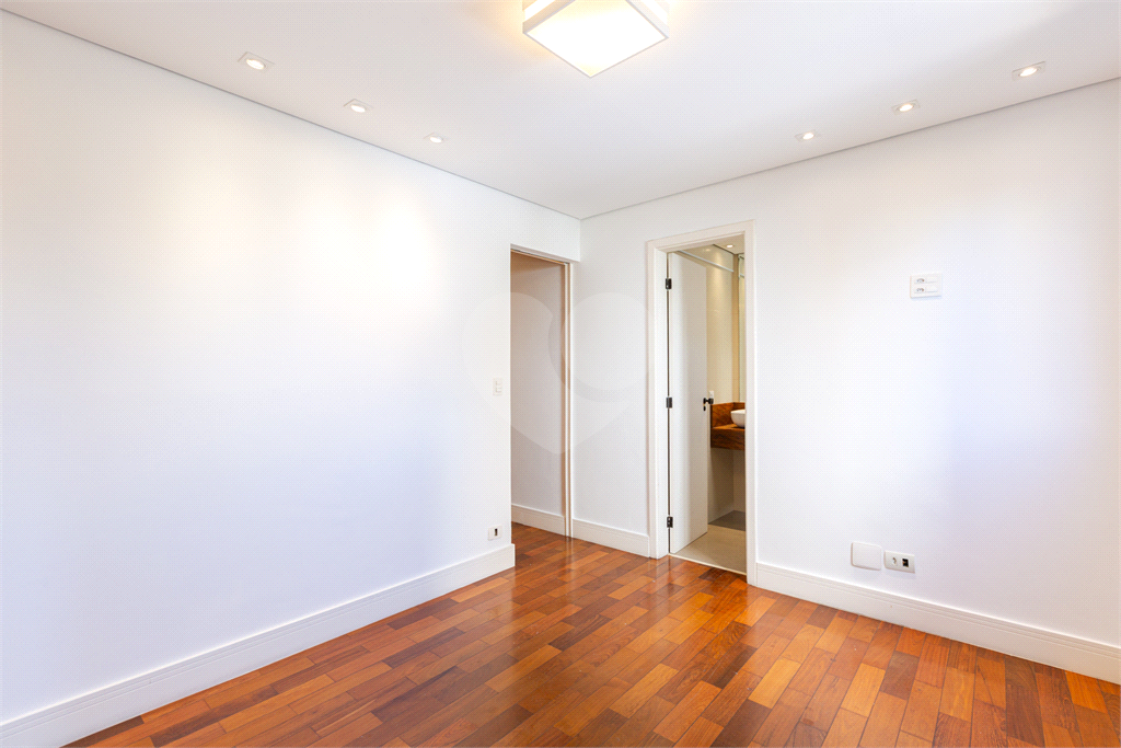 Apartamento - Perdizes  3 Dormitórios - 110 m² 
 