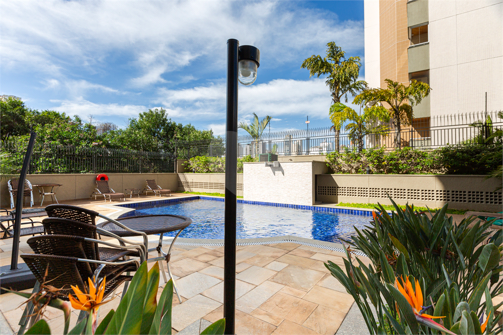 Apartamento - Perdizes  3 Dormitórios - 110 m² 
 