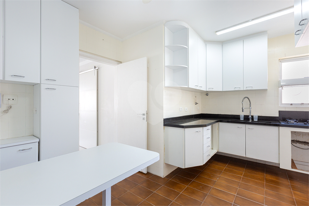 Apartamento - Perdizes - 3 Dormitórios - 126m²