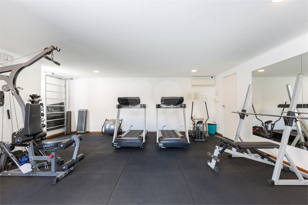 Apartamento - Perdizes - 3 Dormitórios - 126m²