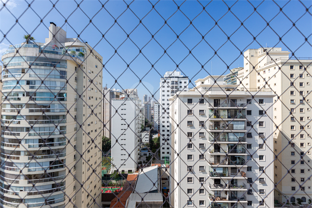 Apartamento - Perdizes - 3 Dormitórios - 126m²
