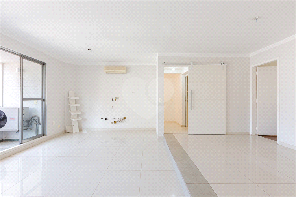 Apartamento - Perdizes - 3 Dormitórios - 126m²