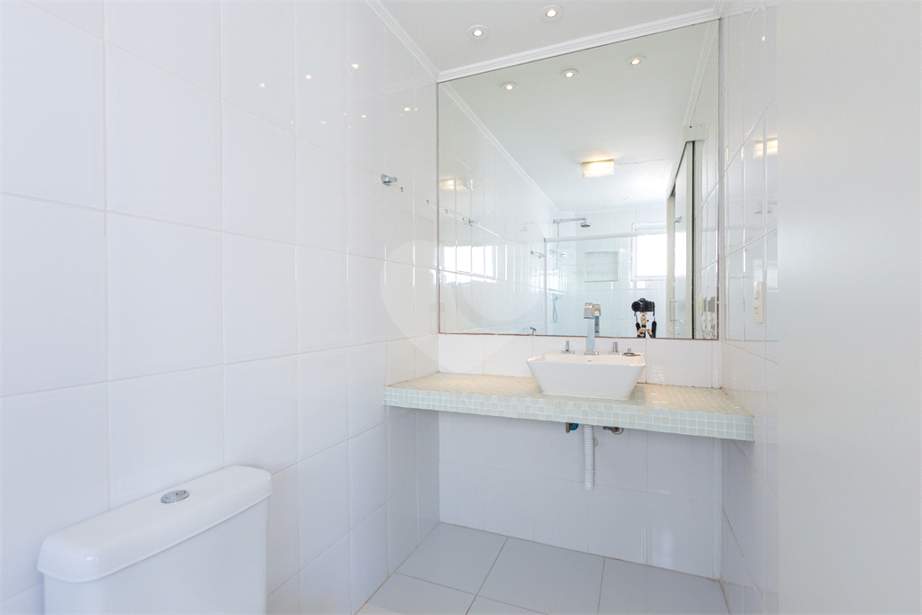 Apartamento - Perdizes - 3 Dormitórios - 126m²