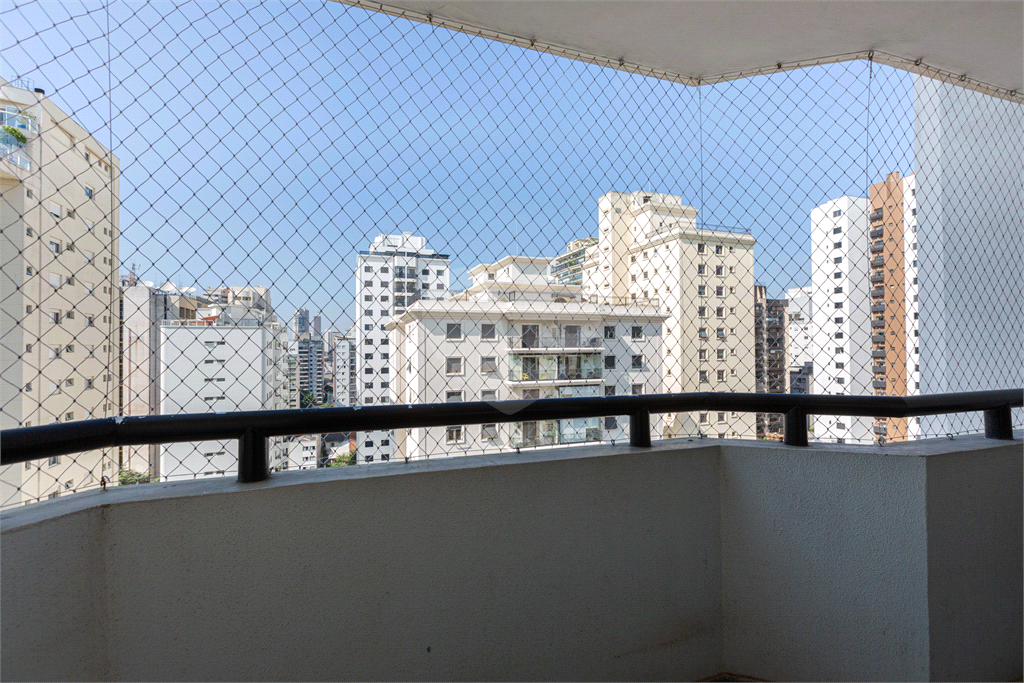 Apartamento - Perdizes - 3 Dormitórios - 126m²