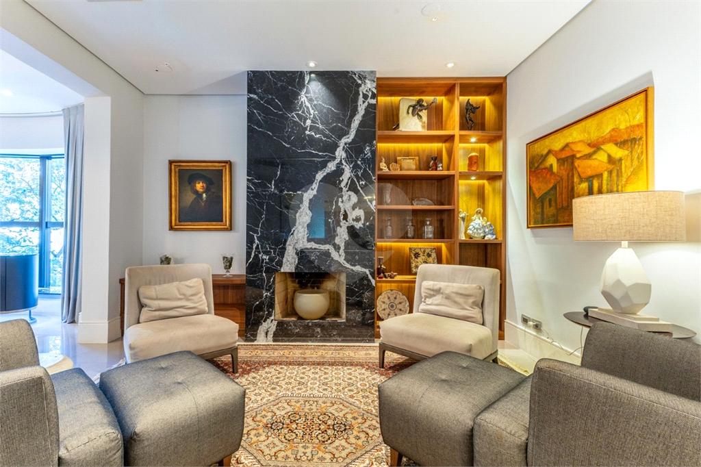 Apartamento em Moema Pássaros na melhor rua do bairro.