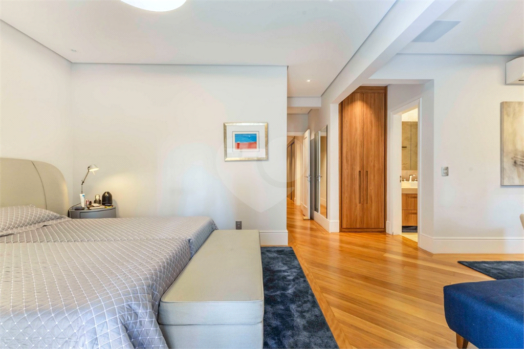 Apartamento em Moema Pássaros na melhor rua do bairro.