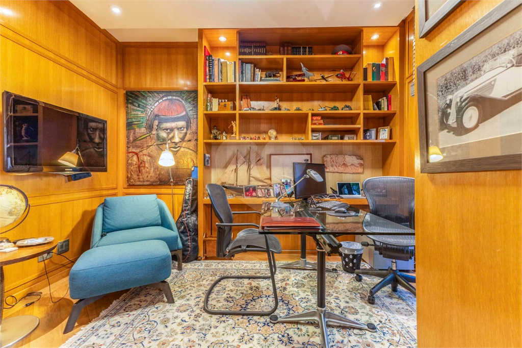 Apartamento em Moema Pássaros na melhor rua do bairro.