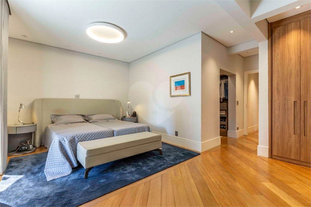 Apartamento em Moema Pássaros na melhor rua do bairro.