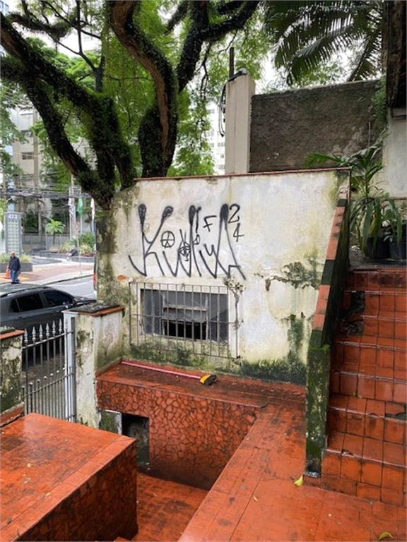 Terreno/casa antiga à venda na Alameda Lorena, Jardins, com 158 m² em localização premium.