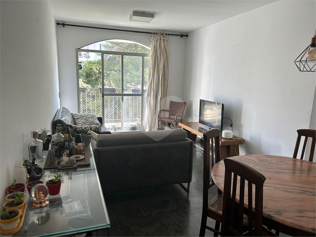 APARTAMENTO em MORUMBI