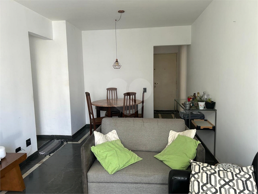 APARTAMENTO em MORUMBI