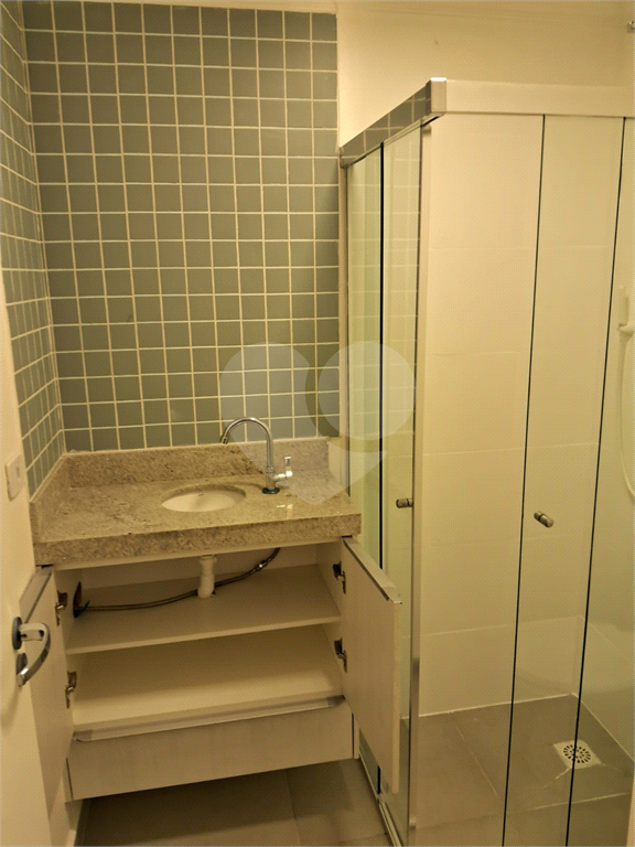 Imóvel 26m² com quarto, cozinha, sala e 1 vaga de garagem Pompéia
