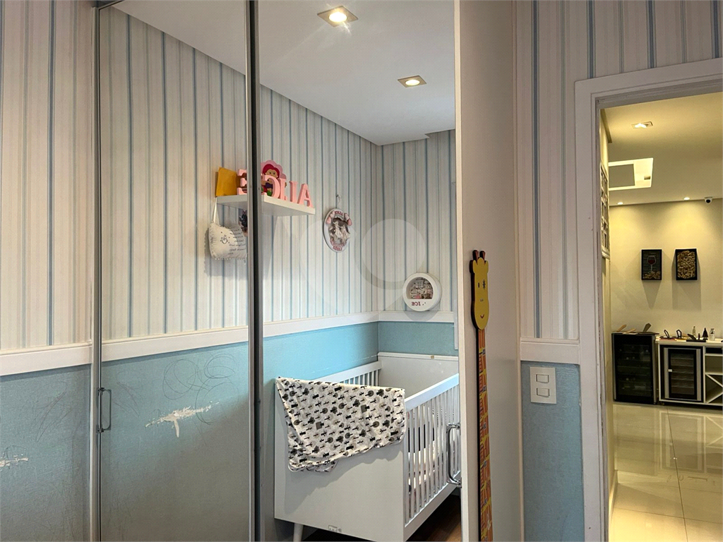 APARTAMENTO em VILA ROMANA