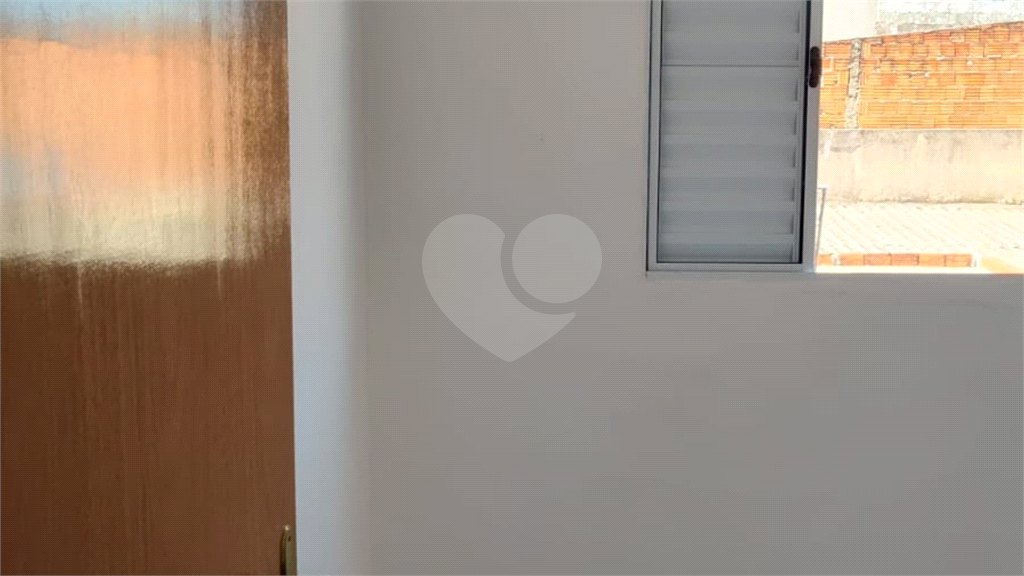Sobrado Novíssimo à Venda – 3 Dormitórios, Suíte, Quintal e 6 Vagas – 132m² de Terreno