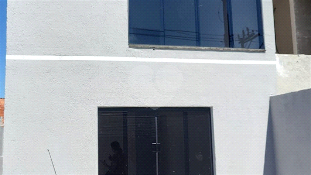 Sobrado Novíssimo à Venda – 3 Dormitórios, Suíte, Quintal e 6 Vagas – 132m² de Terreno