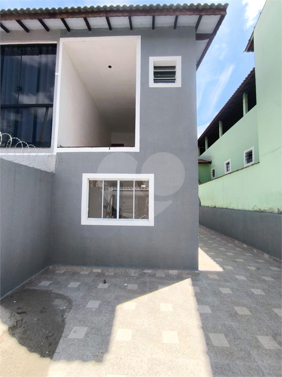 Sobrado Novíssimo à Venda – 3 Dormitórios, Suíte, Quintal e 6 Vagas – 132m² de Terreno