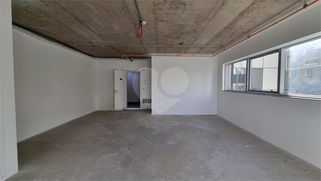 Sala comercial à venda com 50m² | 2 banheiros | 2 vagas individuais em Santana