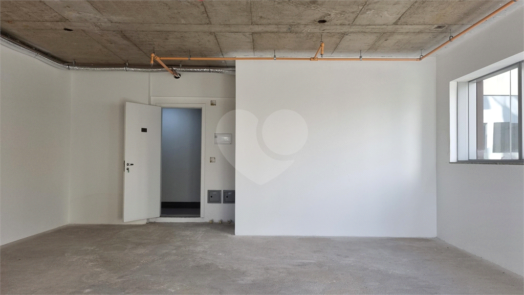 Sala comercial à venda com 50m² | 2 banheiros | 2 vagas individuais em Santana