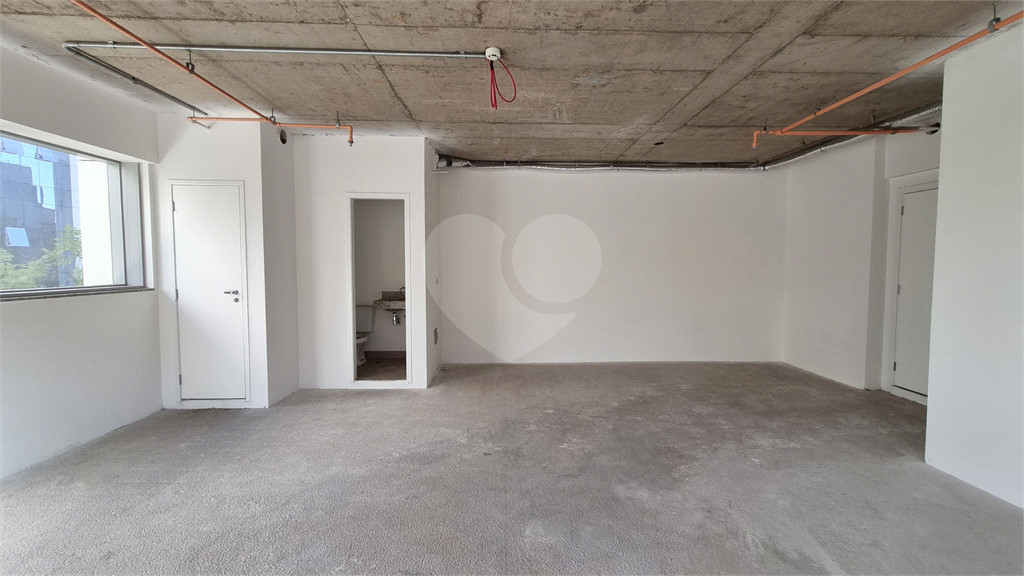 Sala comercial à venda com 50m² | 2 banheiros | 2 vagas individuais em Santana