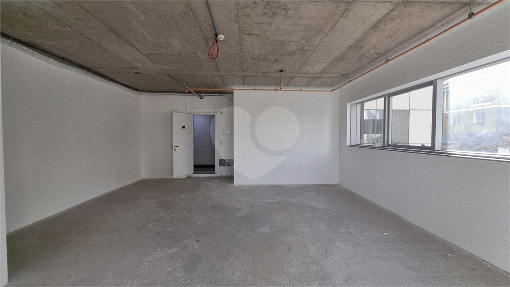 Sala comercial à venda com 50m² | 2 banheiros | 2 vagas individuais em Santana