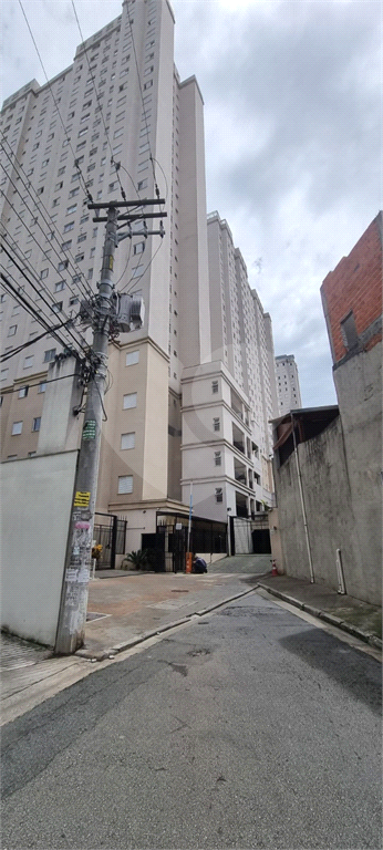 Apartamento com 2 dormitórios e uma vaga ao lado do Shopping Maia