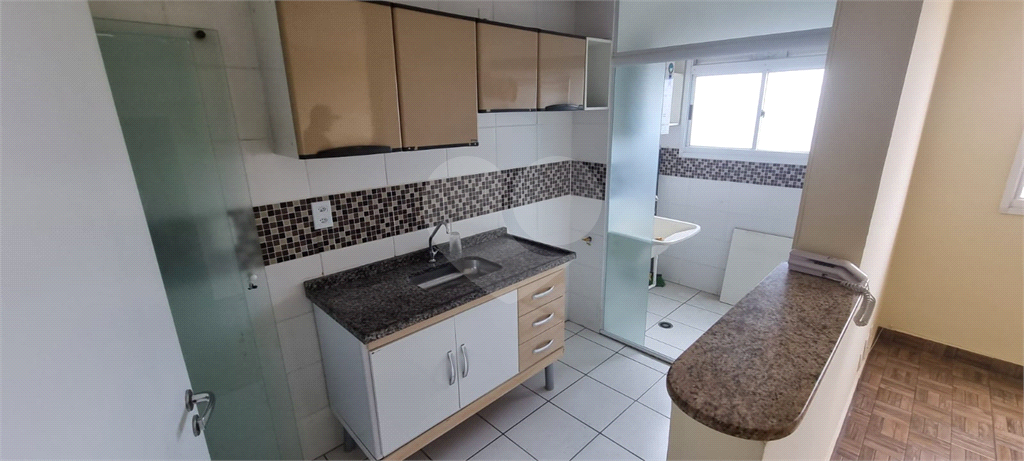 Apartamento com 2 dormitórios e uma vaga ao lado do Shopping Maia
