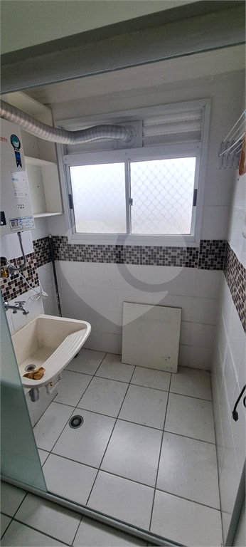 Apartamento com 2 dormitórios e uma vaga ao lado do Shopping Maia