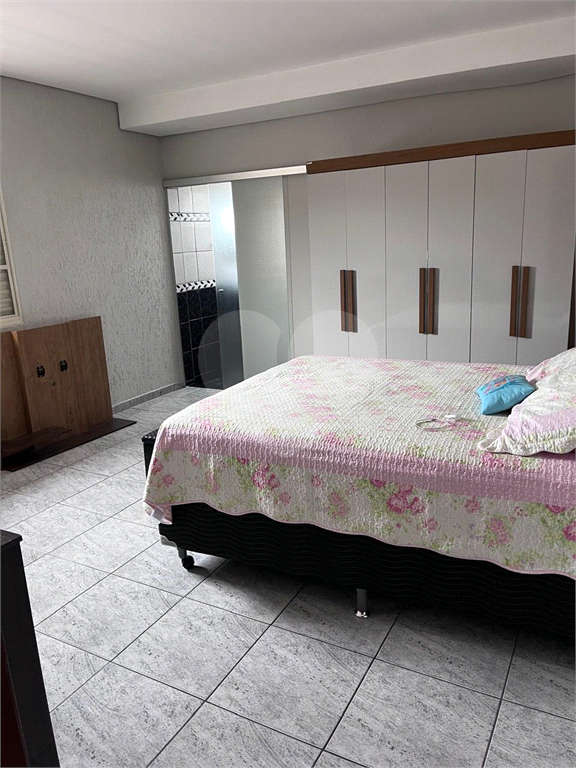 Casa à venda com 5 quartos, 240m² - Foto 15