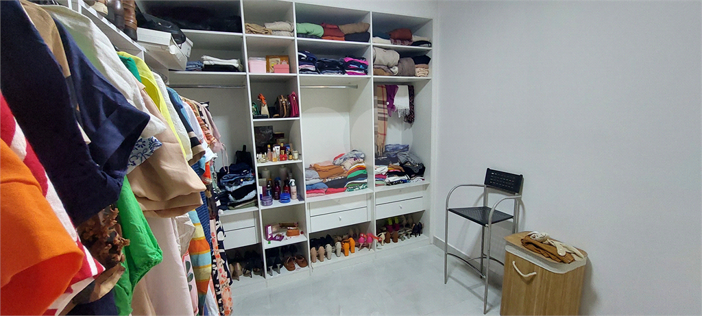 Casa de Condomínio à venda com 4 quartos, 200m² - Foto 27