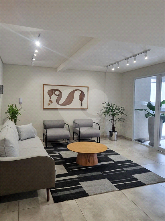 Apartamento Novo VENDA - Mobiliado - 2 Dormitórios | varanda | 1 vaga fixa e livre | perto do metrô 