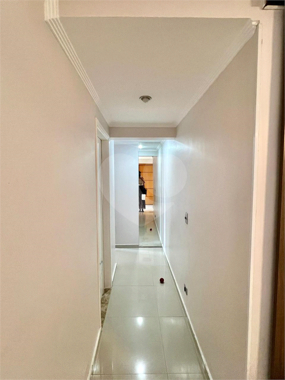 Belo apartamento com dois dormitório, 2 salas, uma bela suite, com banheira, totalmente reformado.