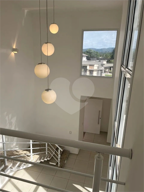 Casa de Condomínio para alugar com 3 quartos, 250m² - Foto 10