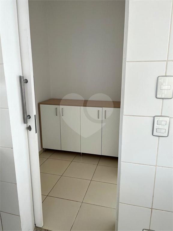 Casa de Condomínio para alugar com 3 quartos, 250m² - Foto 28