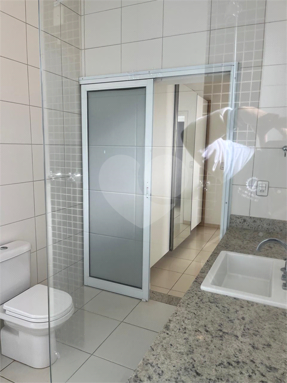 Casa de Condomínio para alugar com 3 quartos, 250m² - Foto 41
